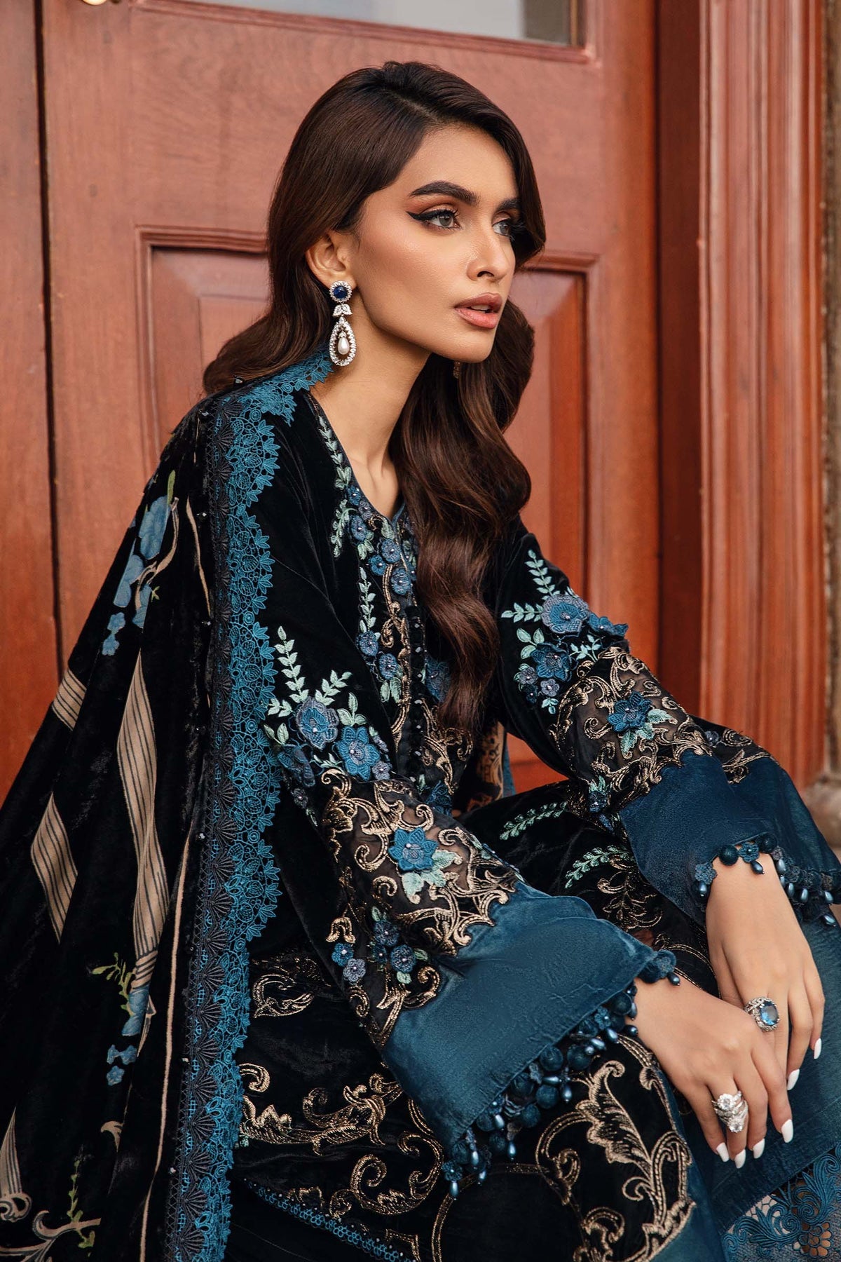 Pakistani Suits 3 Piece Unstitched Embroidered Velvet Suit | DL-1208 Al Libaas